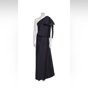 Bernadette Winnie One Shoulder bow embellished taffeta gown. Navy blue 42/US 10
